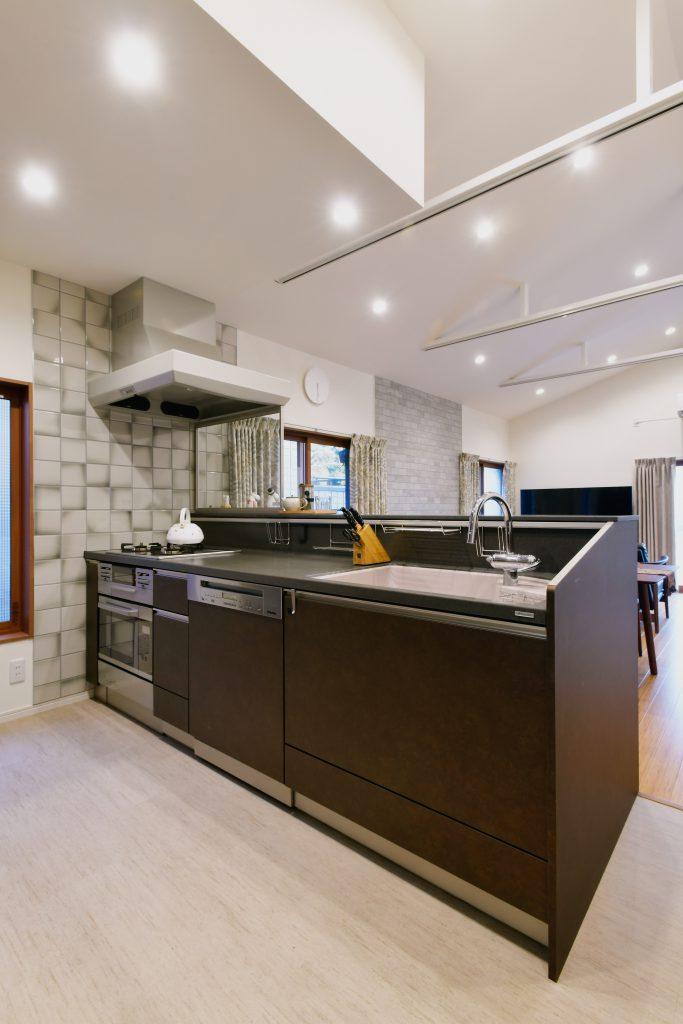 トクラスのベリーにミーレの食洗機を採用。収納量、使い勝手全体が向上し、家族の時間も楽しめる優れもののキッチンです。