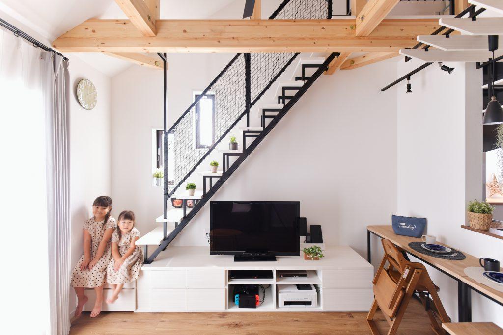 2F子世帯リビングはアイアン×ナチュラルでまとまった雰囲気に