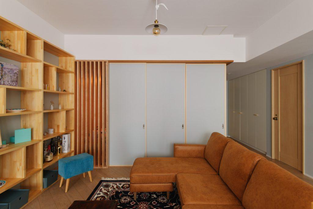 和室をわんちゃんのお留守番スペースとして使うことも考慮し、スリット格子を入れて閉鎖感をなくしました。