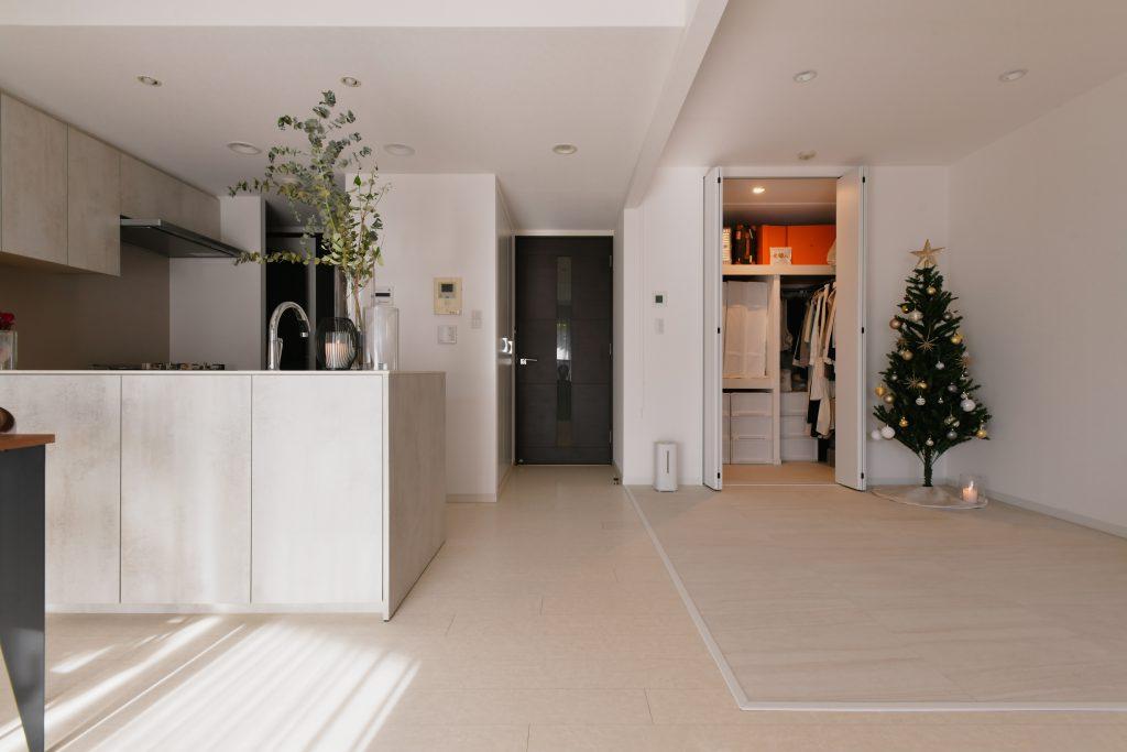 押入だったところは拡張してウォークインクローゼットに。