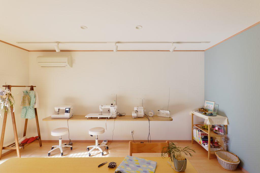 コンセントの位置やスポットライトなど細部にわたって使いやすくしています。