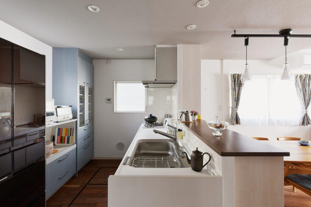 お好みの色あいのキッチンに替えてお料理も楽しくなります