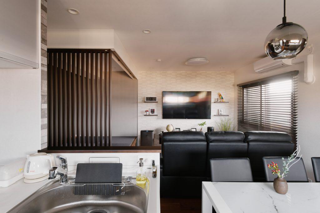 キッチンに立つと視線が広がって気持ちがいい。