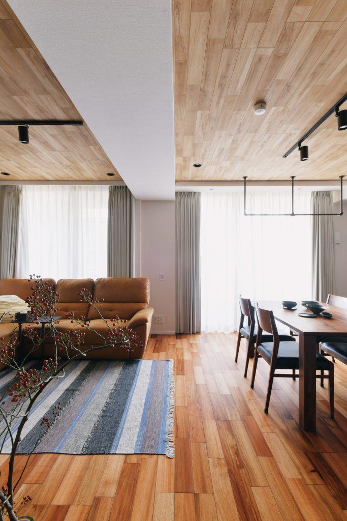 ご主人様がこだわったリビングはカフェのような贅沢な空間です。