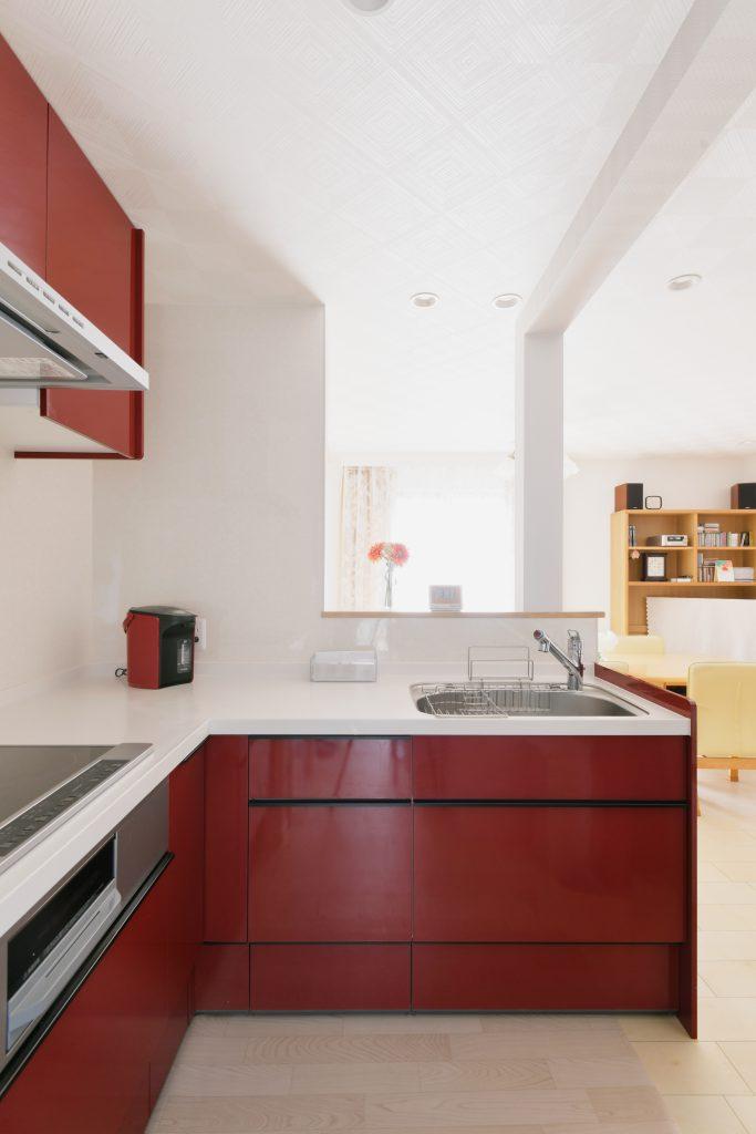 気分が上がる色のキッチンで楽しくお料理できます。