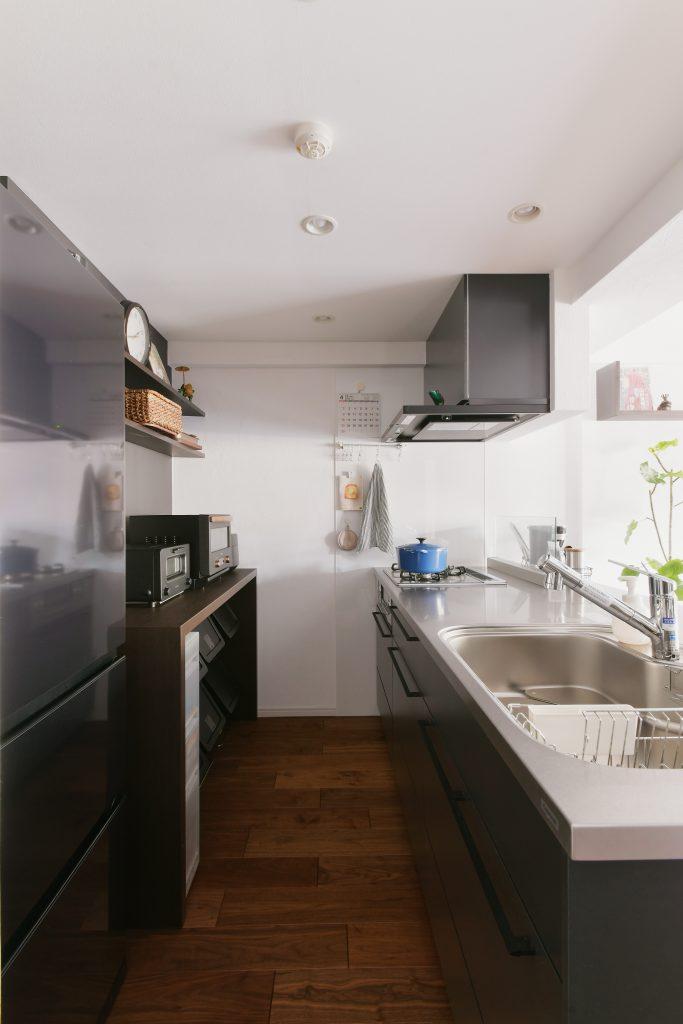 無垢とステンレスは良く馴染みます。どちらも本物で相性抜群。