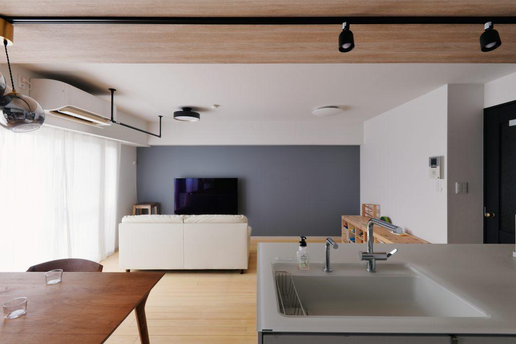 キッチンとダイニングも動線の良い横並びスタイルに。毎日のことを大事にしたらこのカタチに。