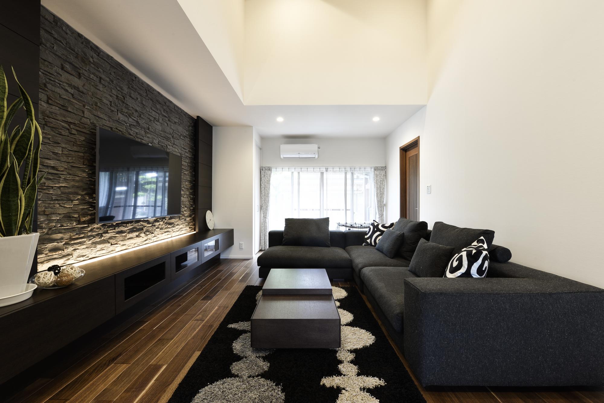 ホームズ 外観は純和風のままに 室内はアーバンモダンの洗練されたデザインへとリフォーム