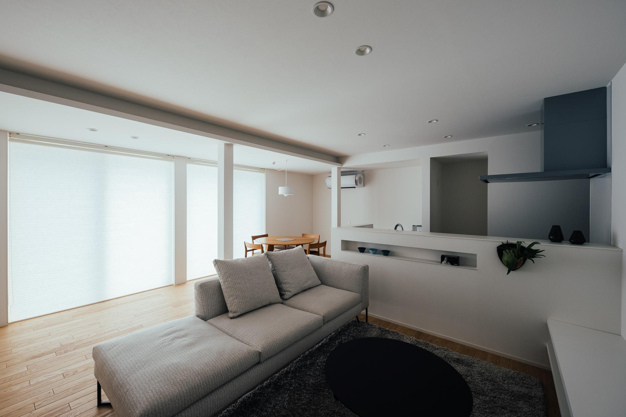 私たちが提案するのは、家の性能を向上させるリノベーションです。年月が経ってもデザインに魅力があり、それでいて快適であること。
「永く遺せる住まい」だからこそ家づくりの幅を広げられるのです。