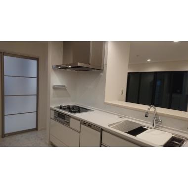 対面式のキッチンで家族とコミュニケーションをとりながらお料理が出来る様になりました。