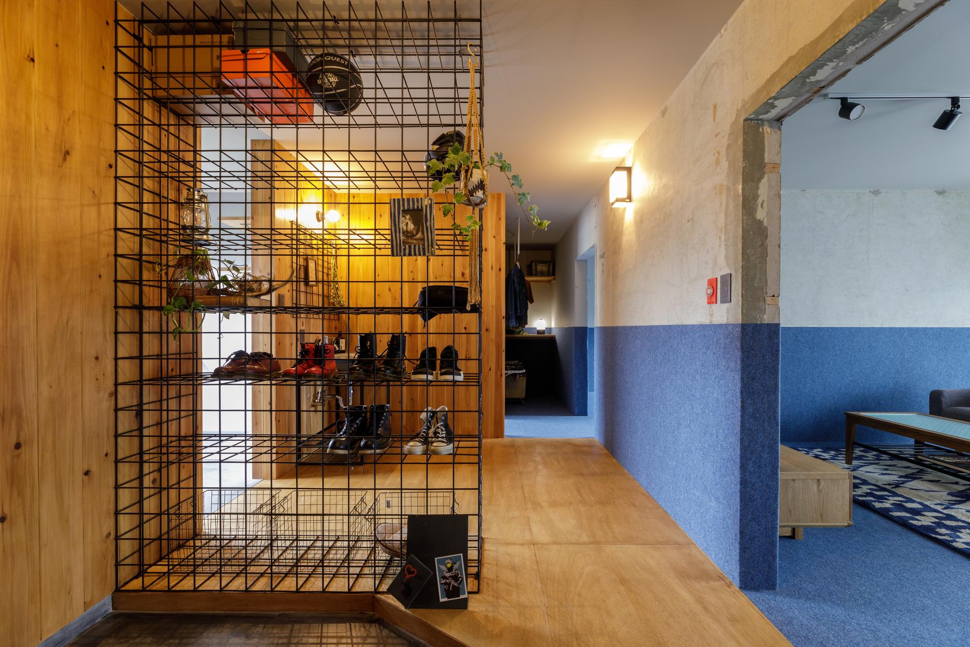 約1坪ある玄関。ホールまで視野が通るので限られた空間でも広さを演出します。