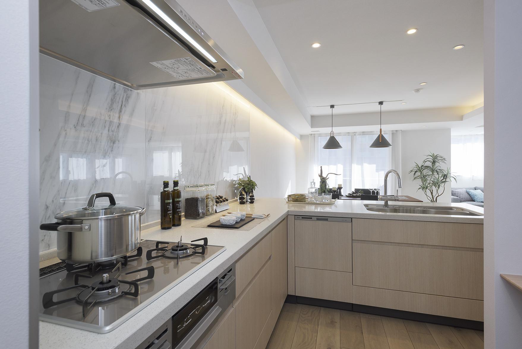 「ナチュラル＋和モダン」のキッチン