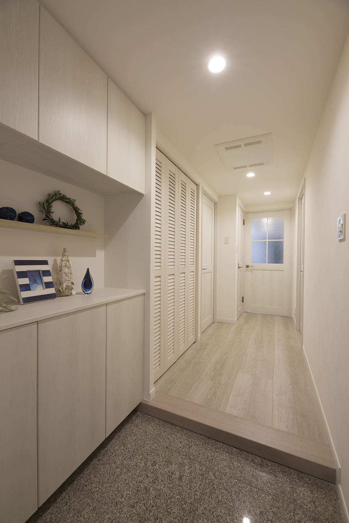 「herringbone×blue」の玄関・土間