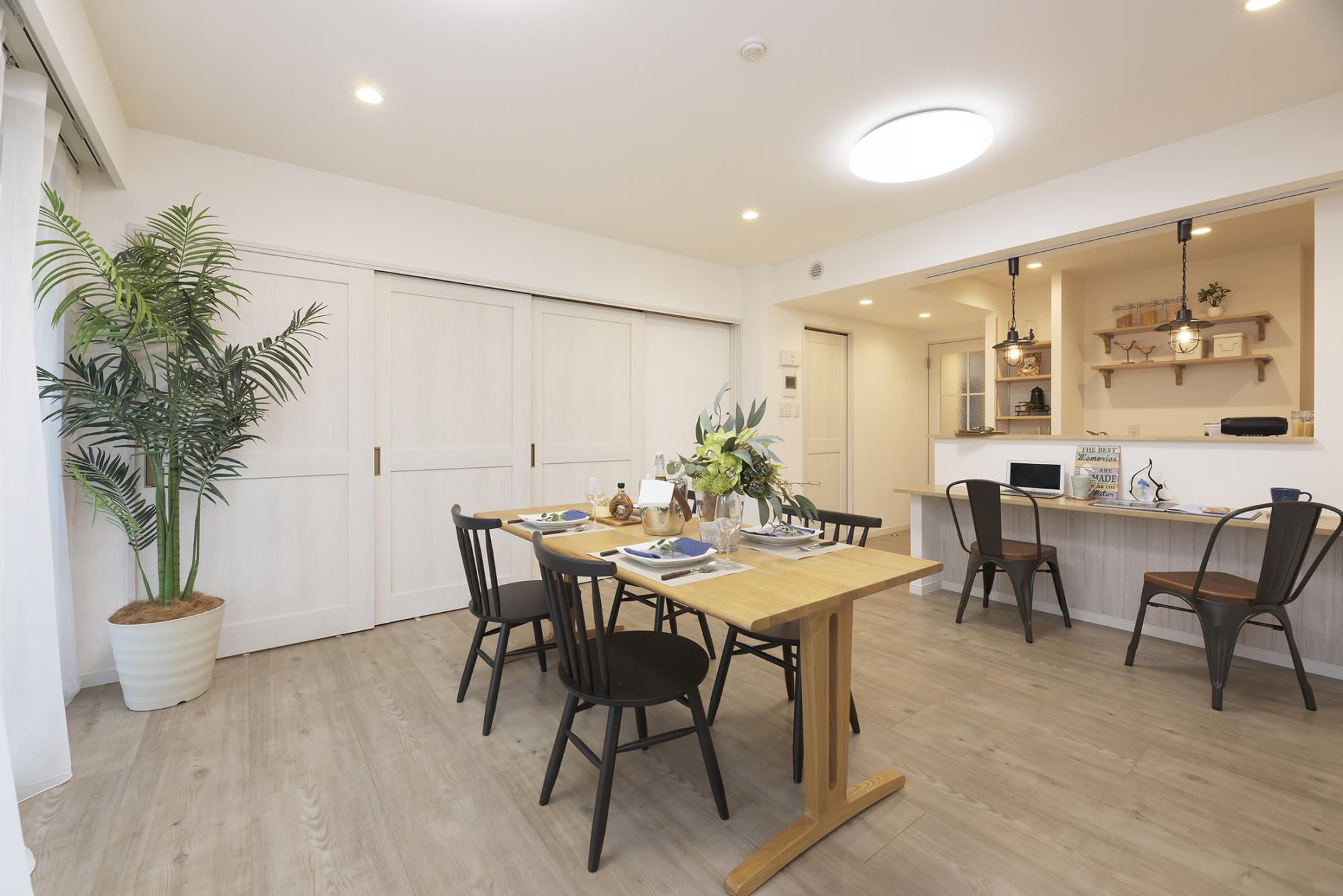 「herringbone×blue」のリビングダイニング