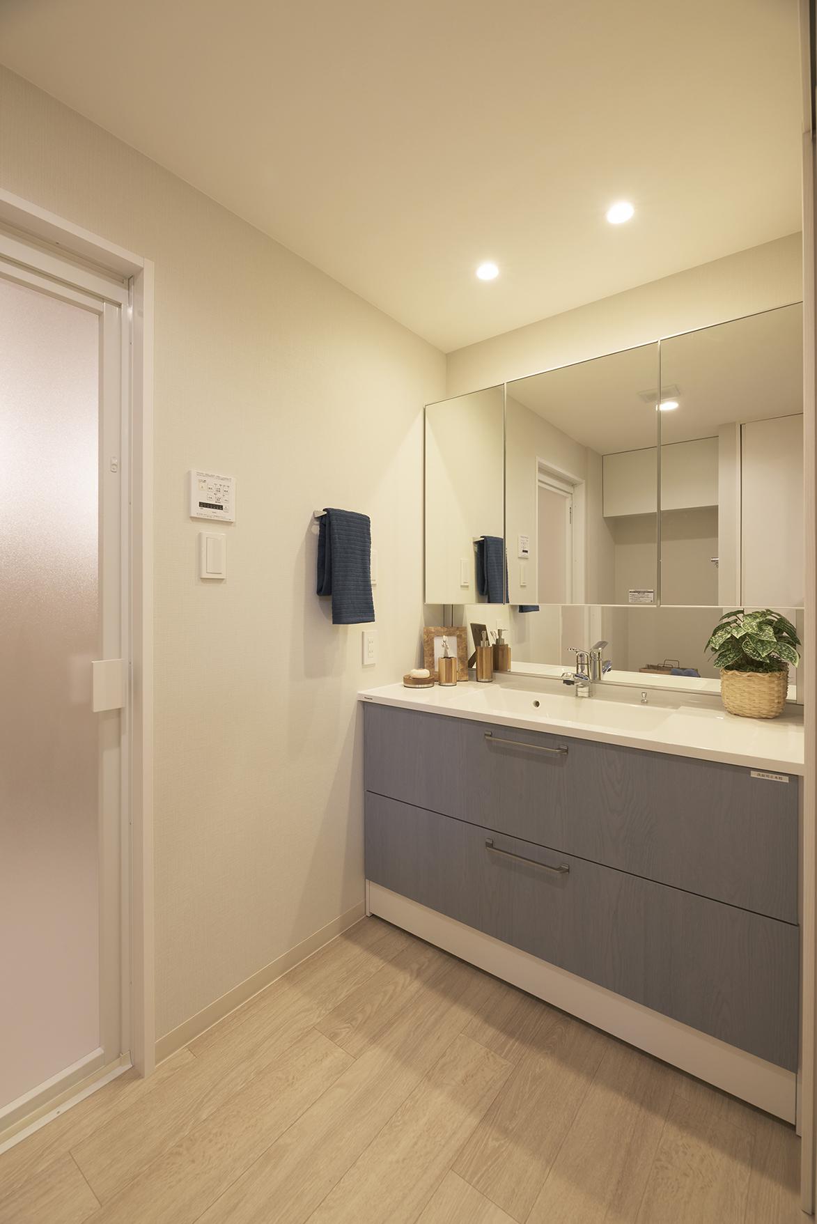 「herringbone×blue」のお風呂・洗面所・トイレ