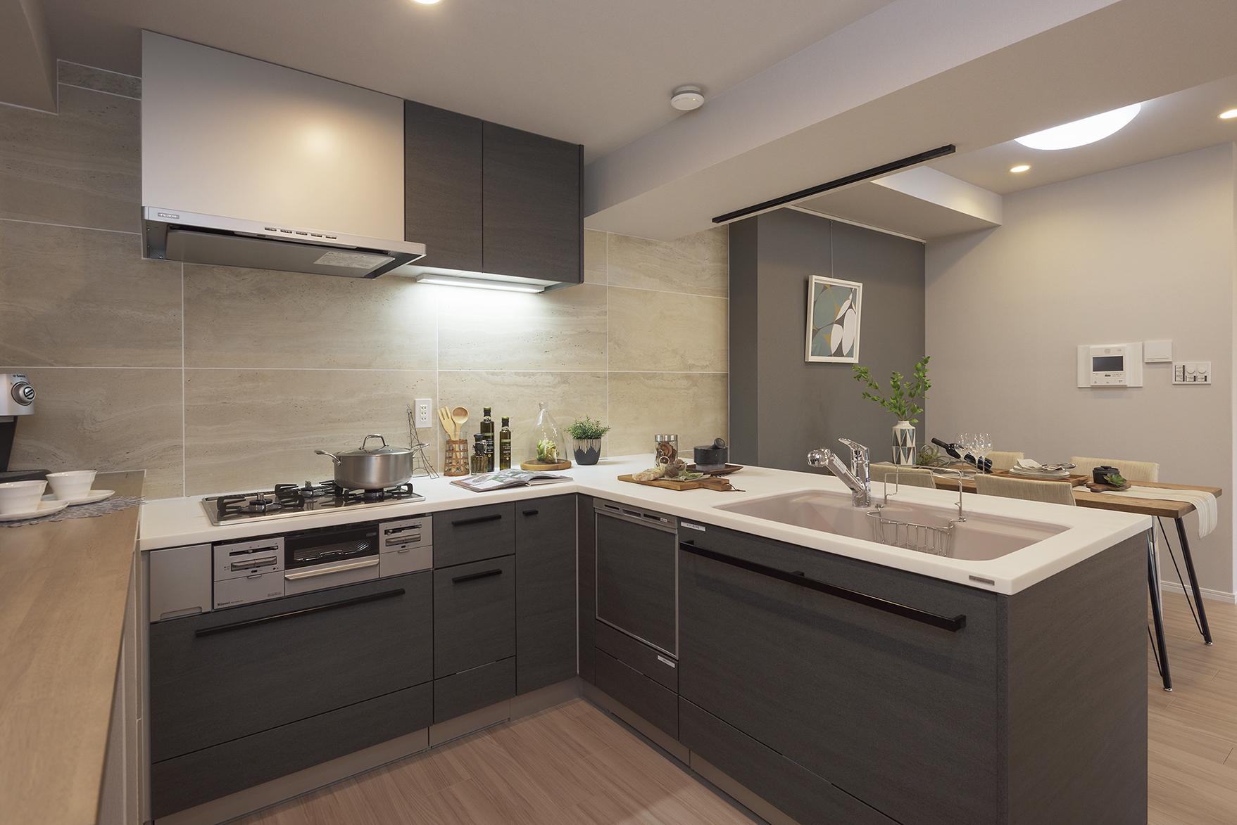 「大人のマリンスタイル」のキッチン