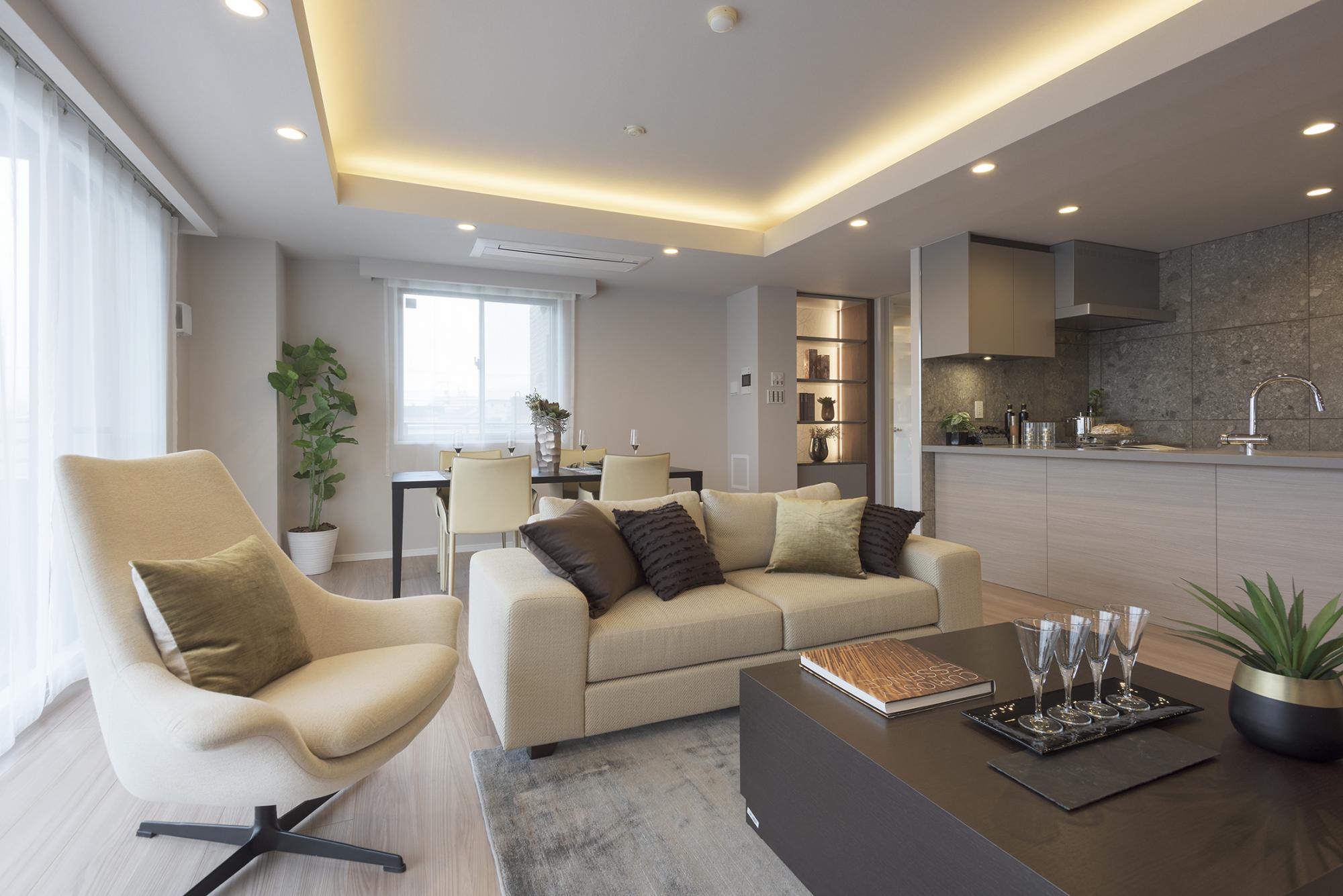 「静かな佇まい、ときめく感性。」のリビングダイニング