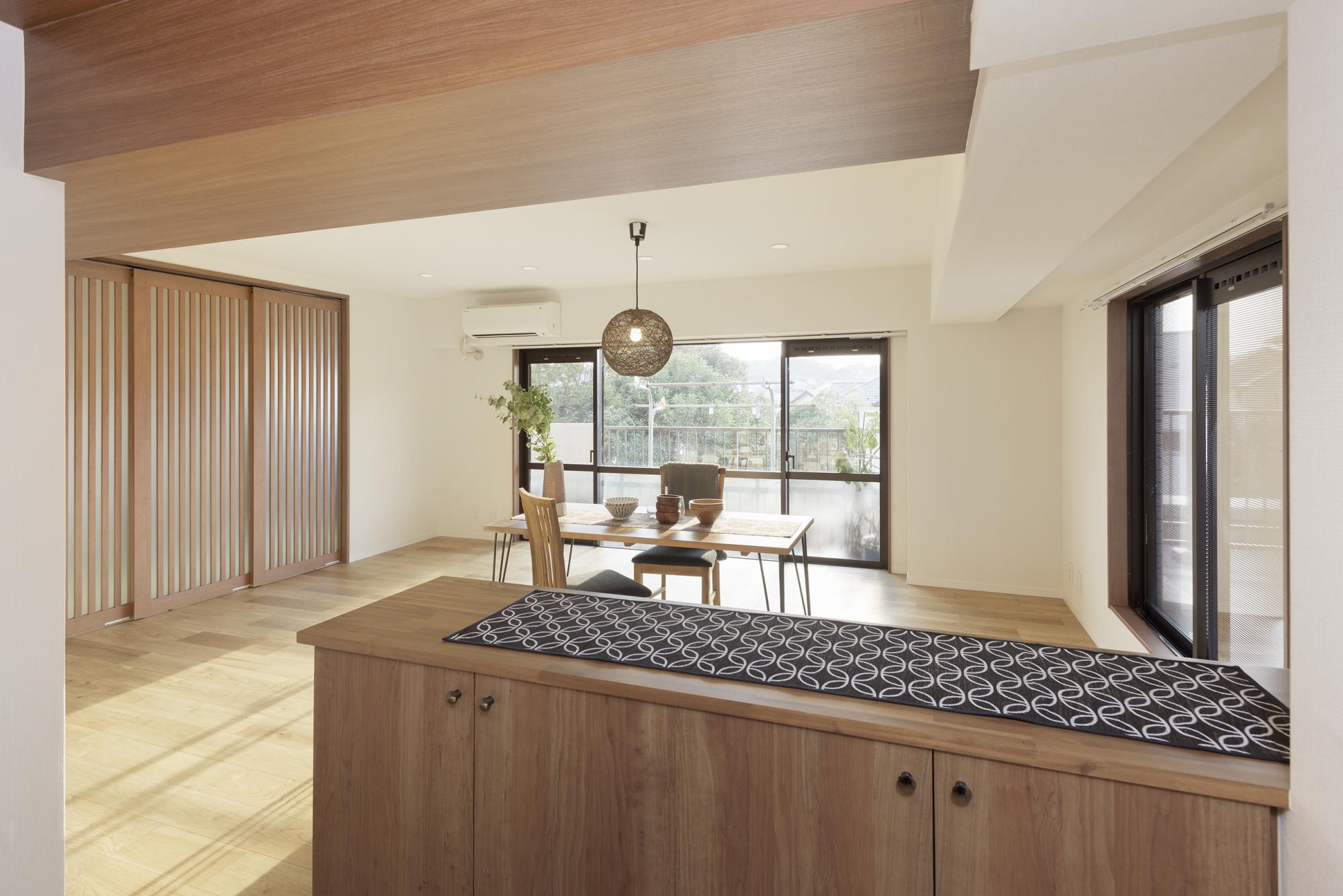 「OTONA・和・モダン」のリビングダイニング