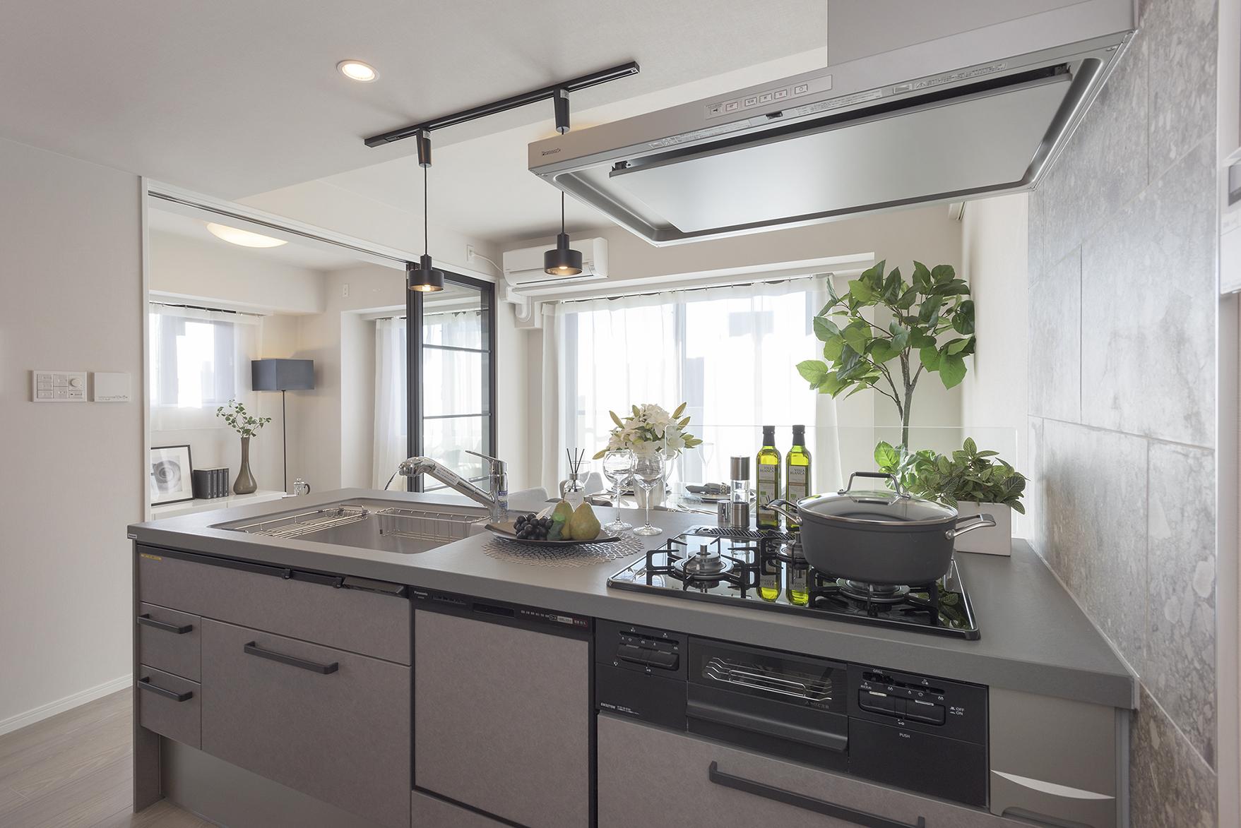 「コンパクトでも豊かに暮らす」のキッチン