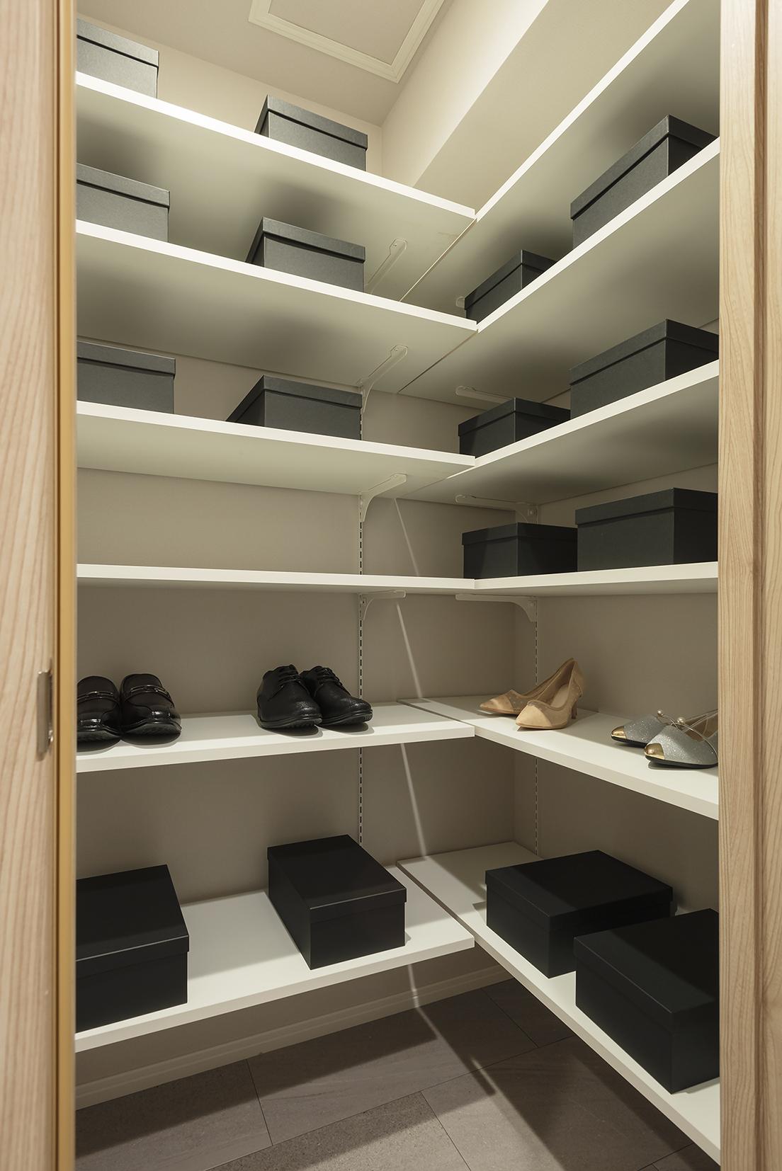 「WOOD GRAIN」の収納・クローゼット