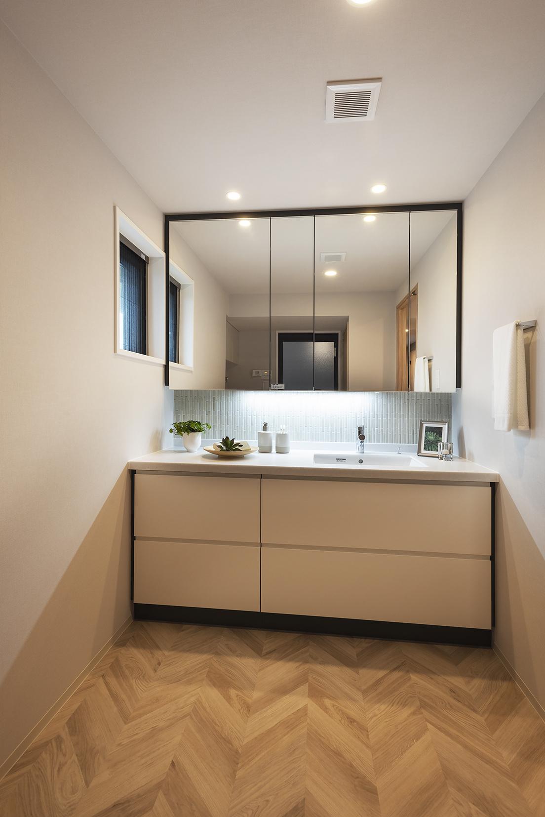 「WOOD GRAIN」のお風呂・洗面所・トイレ