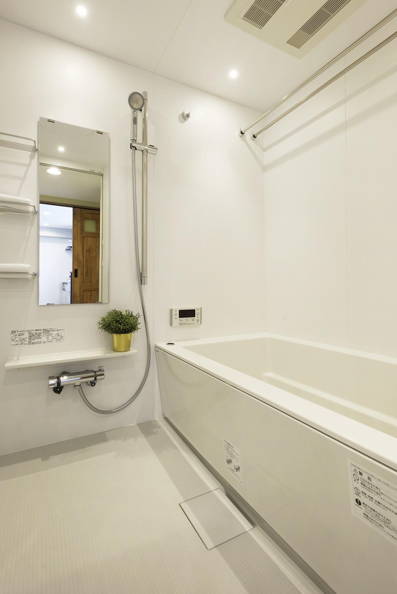 「室内窓のある生活」のお風呂・洗面所・トイレ