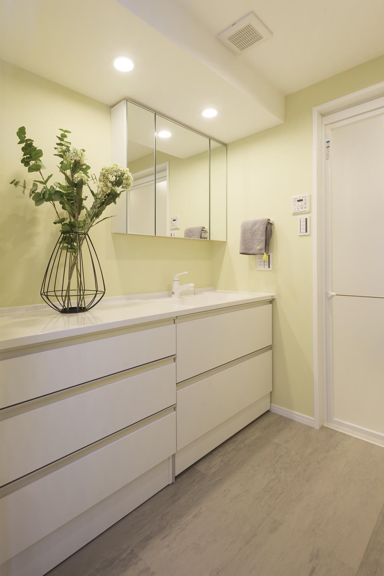 「室内窓のある生活」のお風呂・洗面所・トイレ