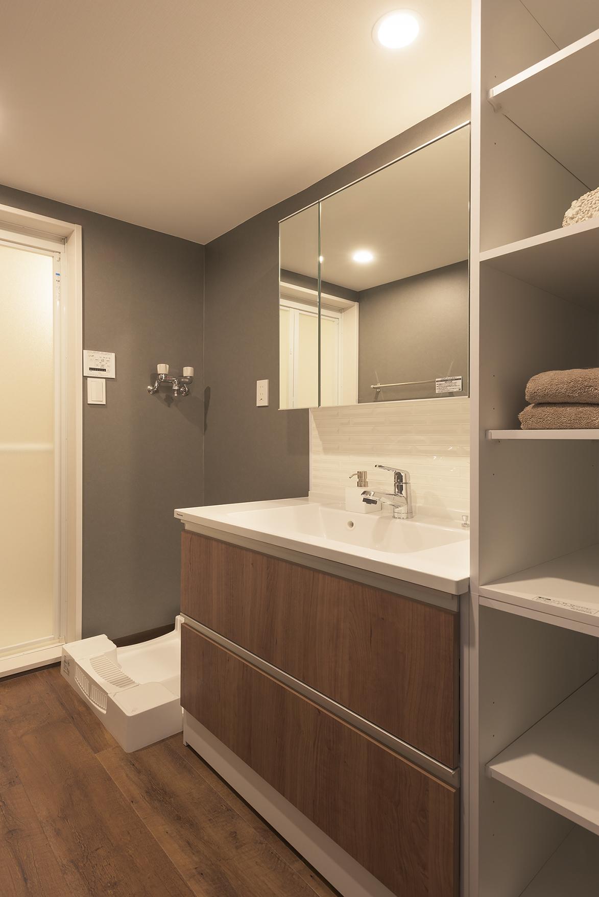 「住戸の中心で家族をつなぐ」のお風呂・洗面所・トイレ