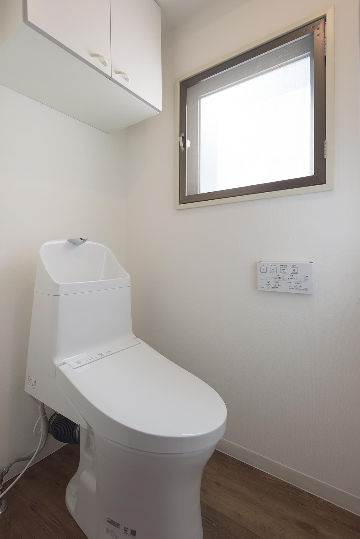 「住戸の中心で家族をつなぐ」のお風呂・洗面所・トイレ