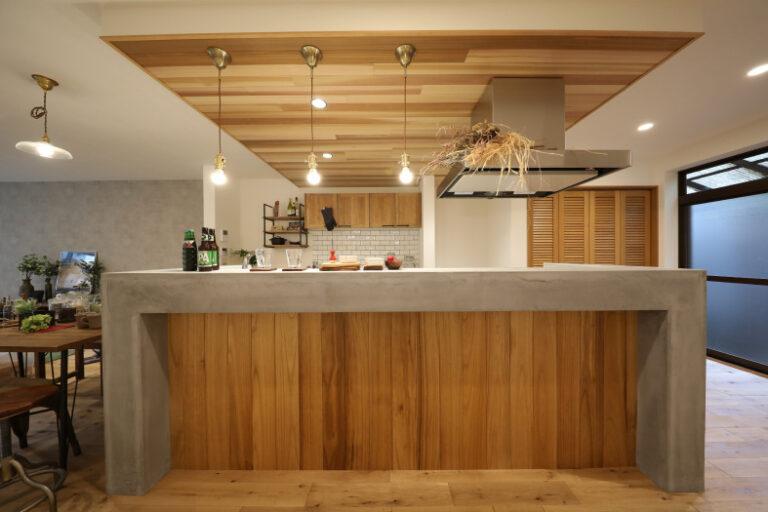 もっと暮らしやすく
もっと自由に
もっとあったかっこいいリノベーションを、タノ・カーサは提案します。
既存の住宅の価値を、より高めることの出来る方法がリノベーションです。
時代とともに家族構成や生活様式は変化し、住む人によっても心地良い間取りは異なります。
タノ・カーサのリノベーションは単に室内を整えるのではなく、お客様の暮らしに応じて新しい価値を生み出すため、
お客様とスタッフが暮らしについて沢山話すことを心がけております。
タノ・カーサのあったかっこいいリノベーションなら、想像以上の未来が作れます。