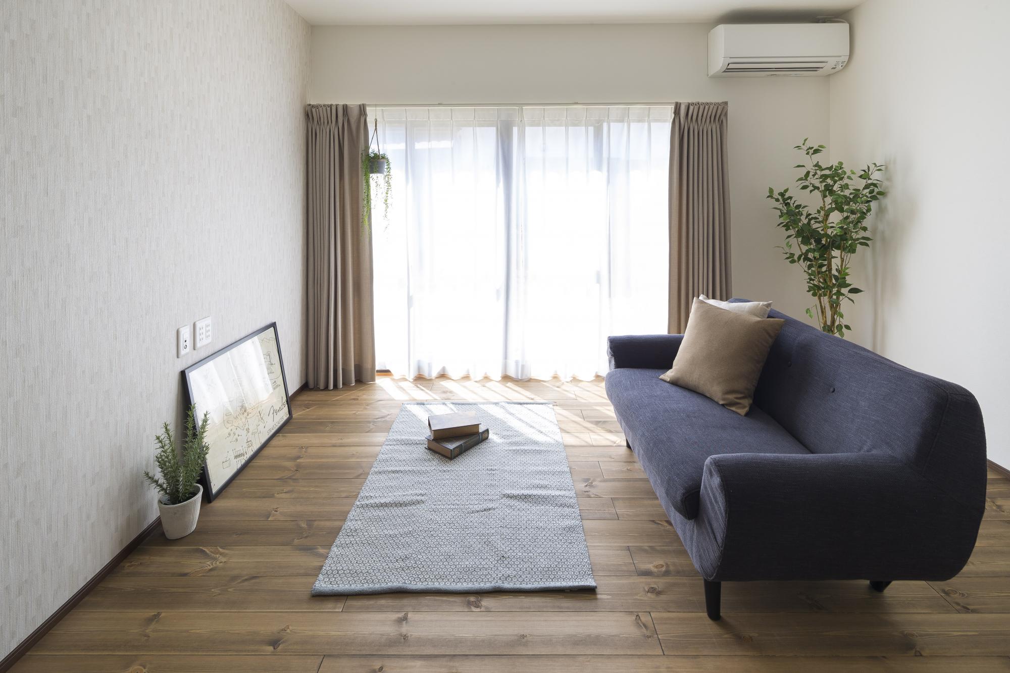 「高断熱・高気密×熱交換換気システムで、いつまでも安心して暮らせる平屋」のリビングダイニング