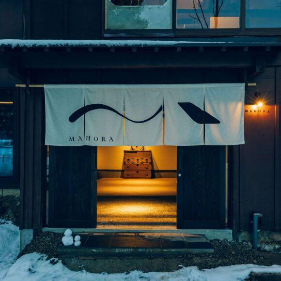 民泊及び地域交流施設としていろいろな人に来ていただきお出迎えするための玄関。