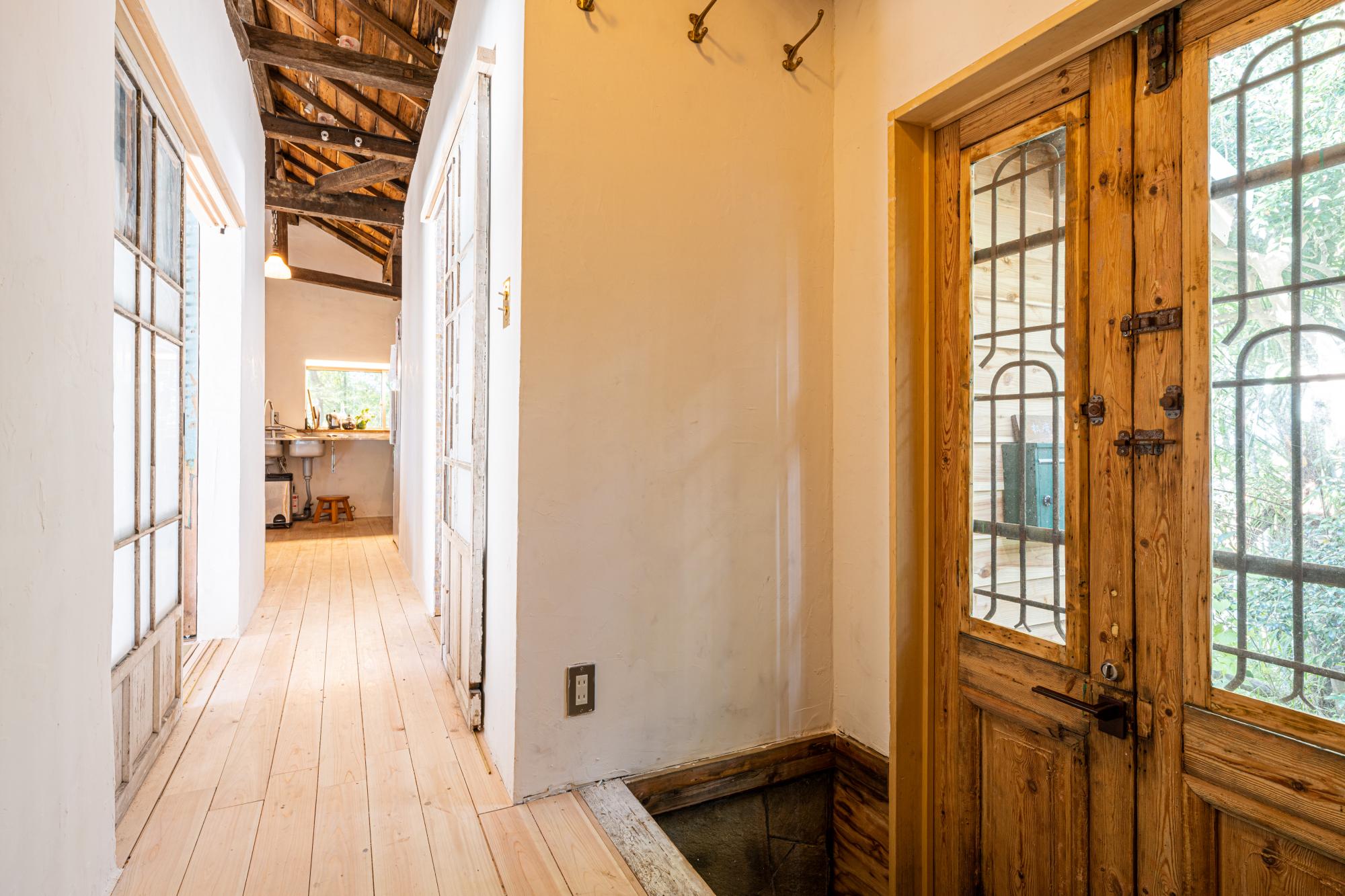 「KAMAKURA山の時を紡ぐ家」の玄関・土間