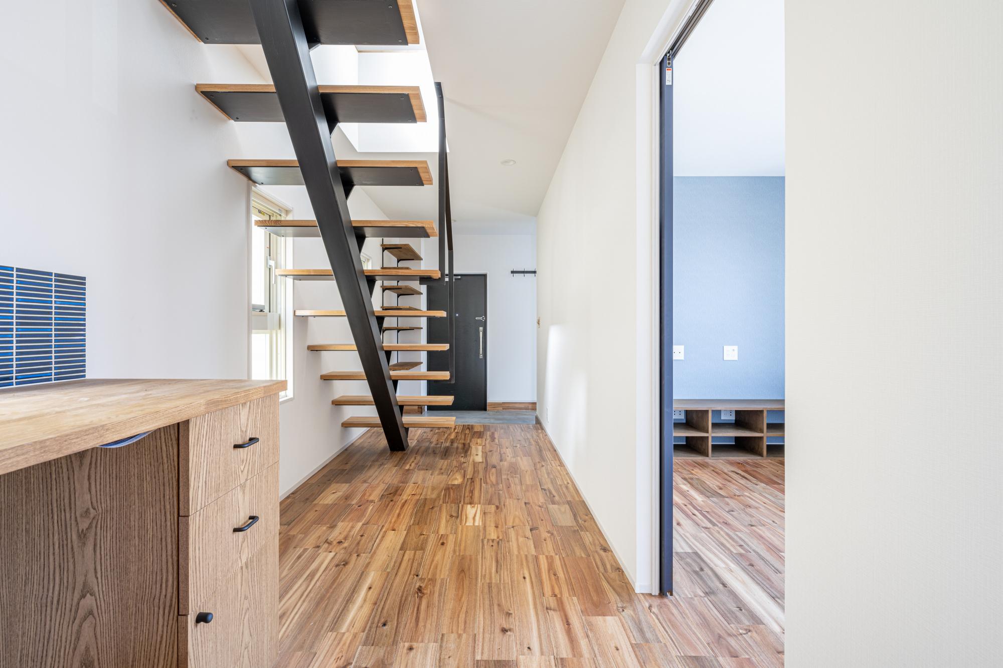 「階段でTSUNAGU、私だけのマンション。」の玄関・土間