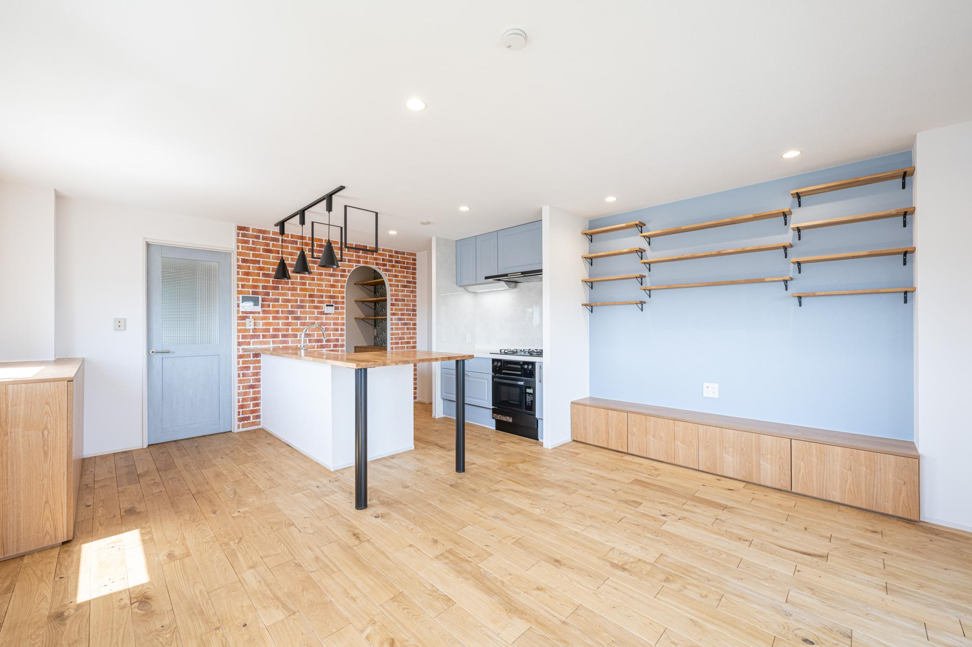 「階段でTSUNAGU、私だけのマンション。」のリビングダイニング