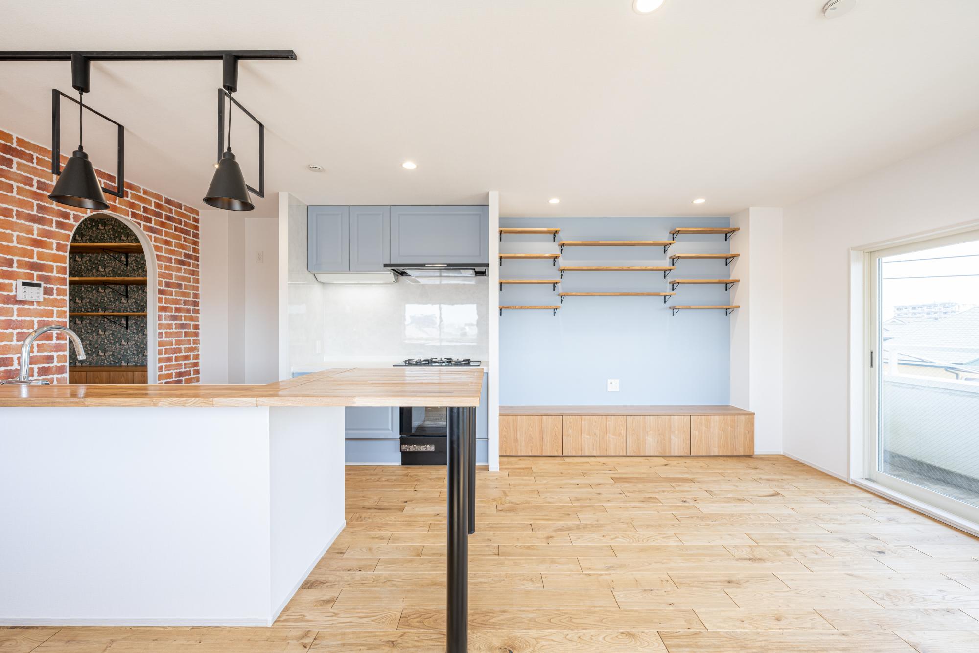 「階段でTSUNAGU、私だけのマンション。」のリビングダイニング