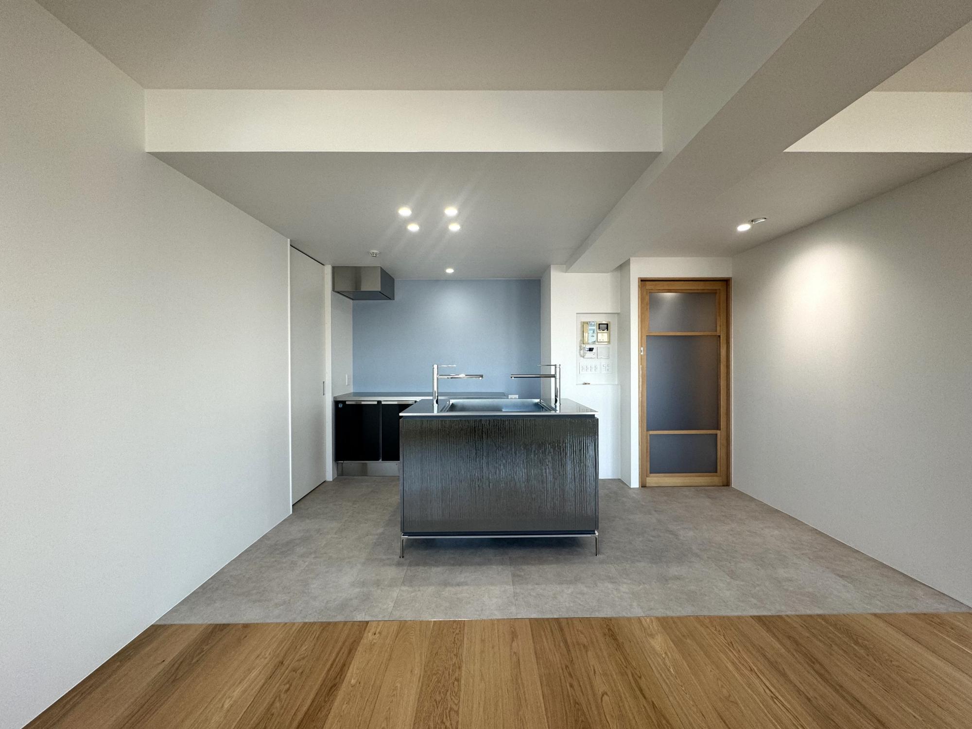 「家族のこだわりを追求した自宅リノベーション」のキッチン