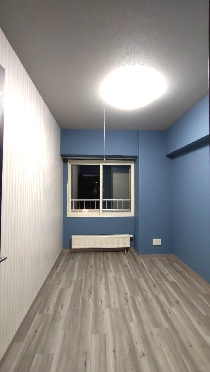 リビングからの続き間である元和室。アクセントクロスがアイキャッチになってます！