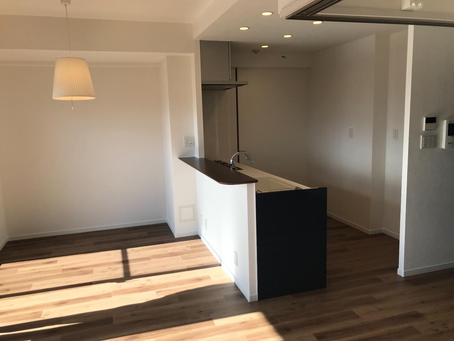 「家族の笑顔が自然と集まる♪　居心地の良いアメリカンスタイル！」のリビングダイニング