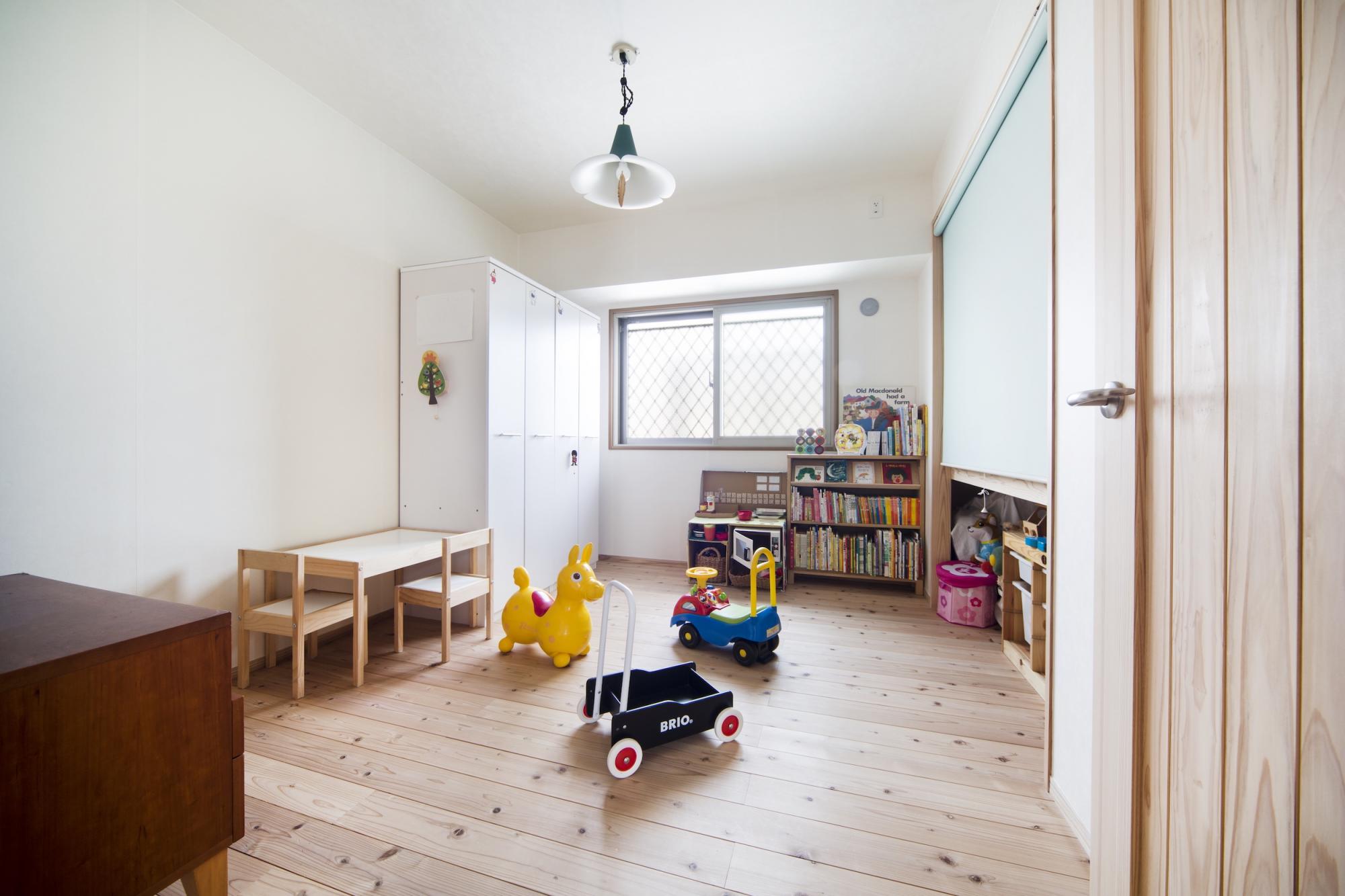子育て世代にとって、空気の質は大事にしたいところ。「内装を自然素材に変えるだけで、こんなにも空気や雰囲気が変わるのか」を実感してみませんか？