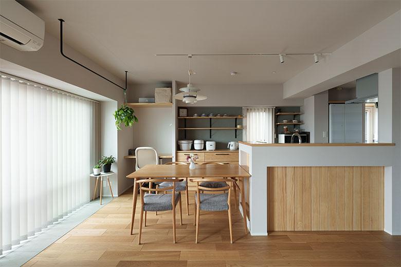 動線や収納にはこだわったがデザインに強いこだわりはなかったという。シンプルなものや明るい木の風合いが好きな好みを聞き取り、提案してもらった中から選んでいったとか。