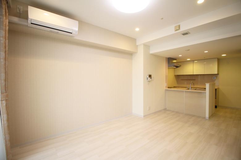 LDKにはエアコンを新設し、季節の温度変化に左右されない快適な環境を実現。どの季節でも穏やかに過ごせる心強い設備が整っています。