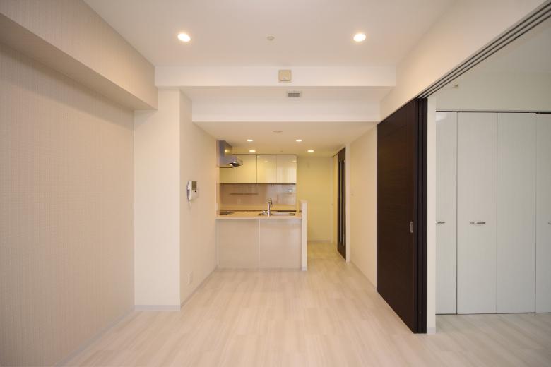 機能性とデザイン性、快適性を兼ね備えたリフォームにより、暮らしやすさと上質さを両立。現代のライフスタイルに調和する住まいへと生まれ変わりました。