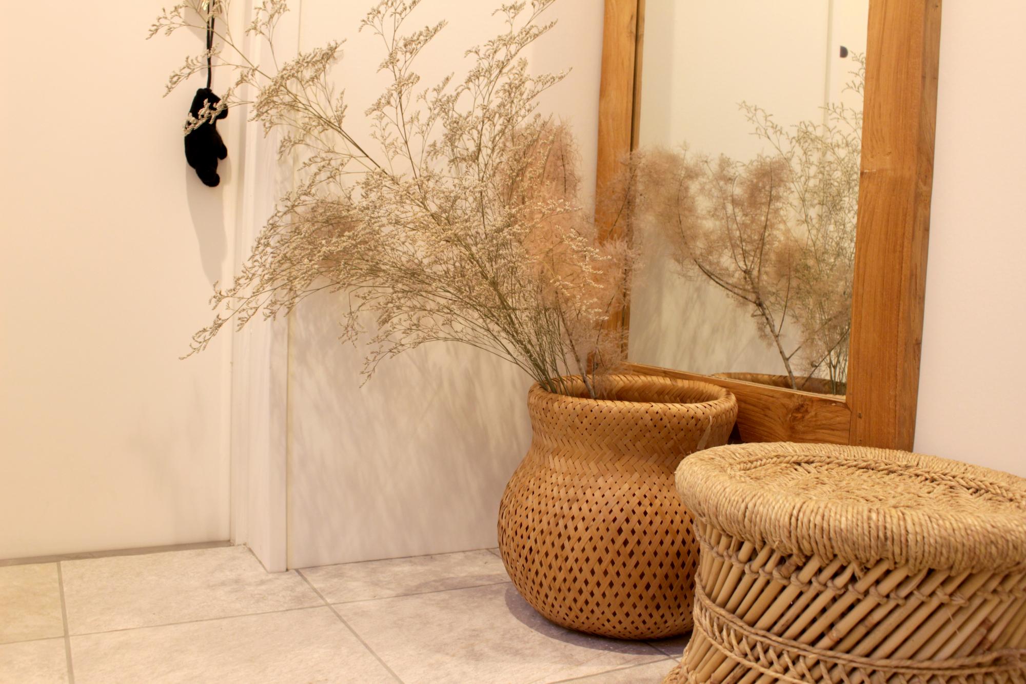 暖かみを感じる玄関。