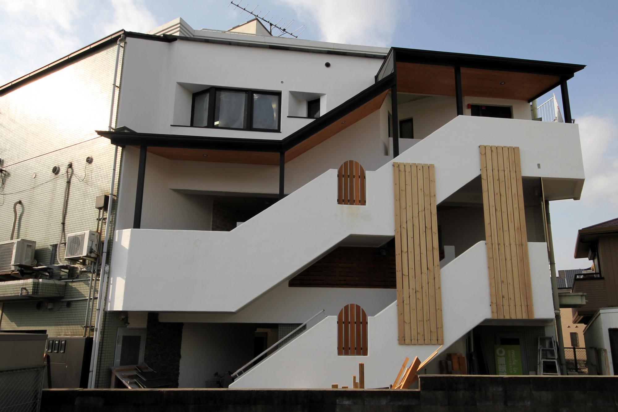 ショールームは、事務所の２階にございます。