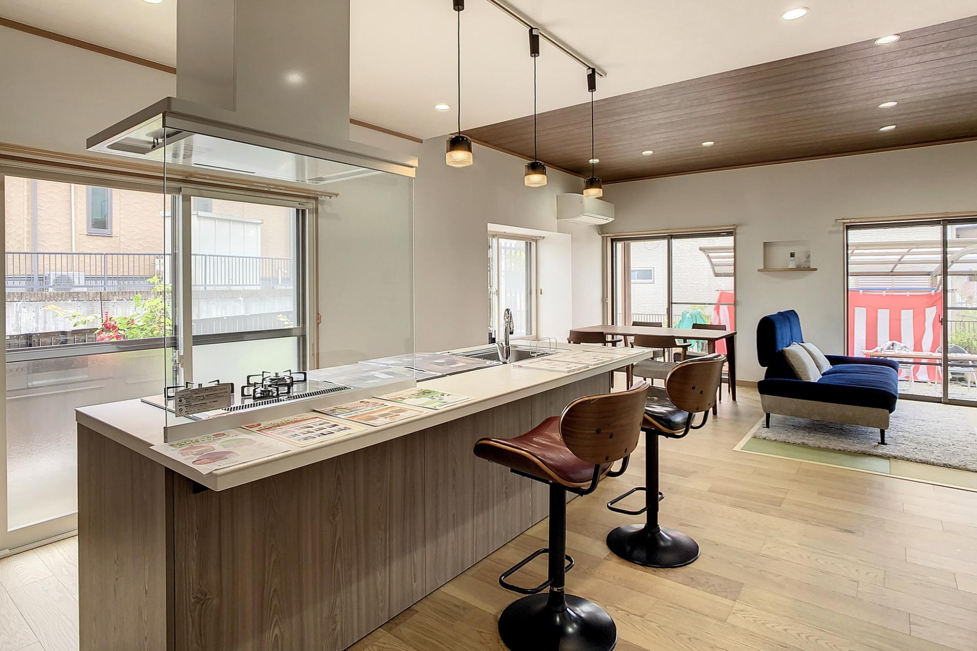 DK8帖に和室居間8帖、そして和室6帖を組み合わせ、広々とした24帖のLDKに改装